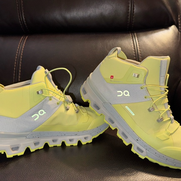 On Womens Cloudtrax Textile Synthetic Boots size 8 New without box - Picture 3 of 7